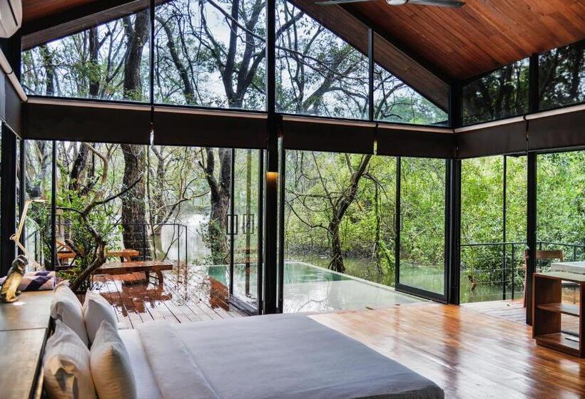 샬레, Kalundewa Retreat