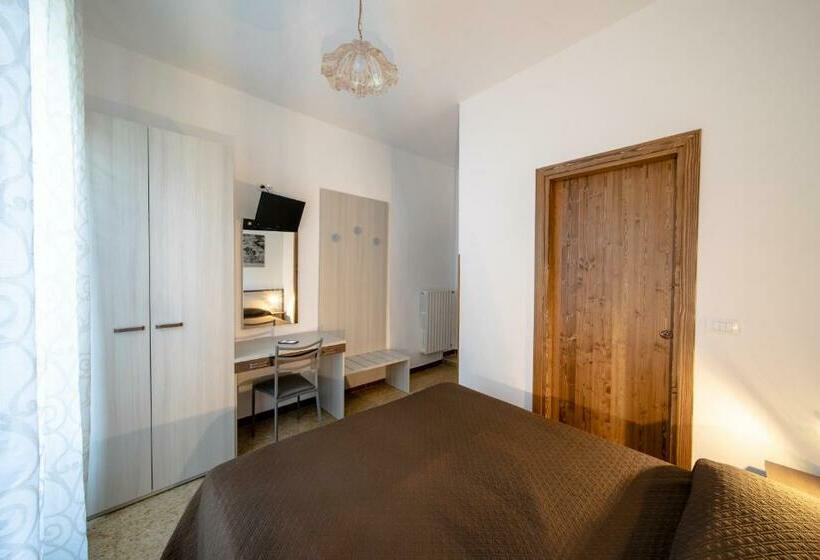 اتاق استاندارد, La Belle Epoque