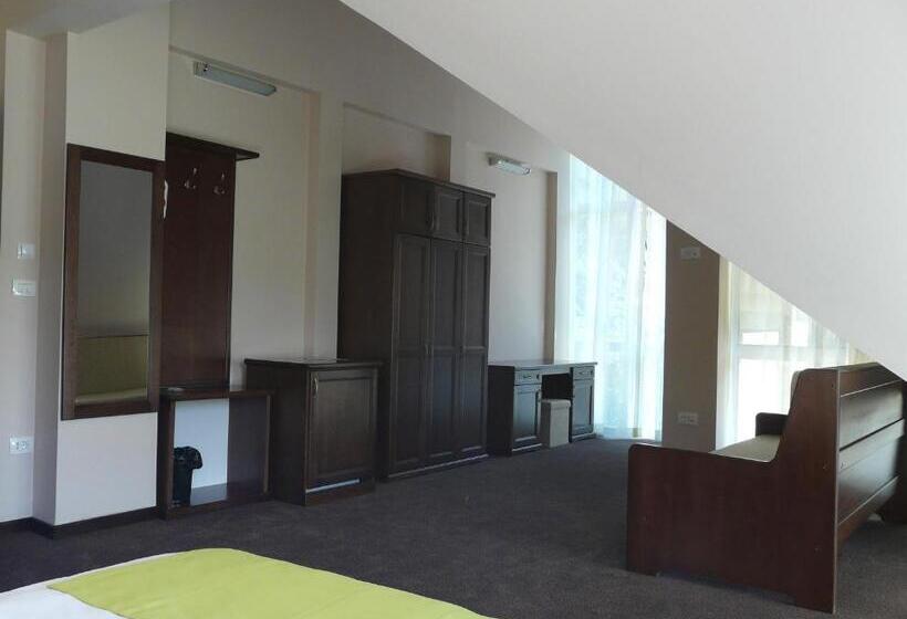 سوییت جونیور, Monte Rosa