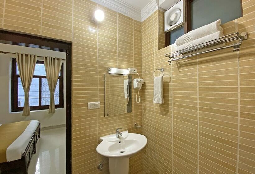 デラックスルーム, Nirvana Palace