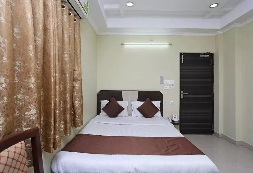トリプルクラシックルーム, O Saraswathi Residency Near Sr Nagar Metro Station
