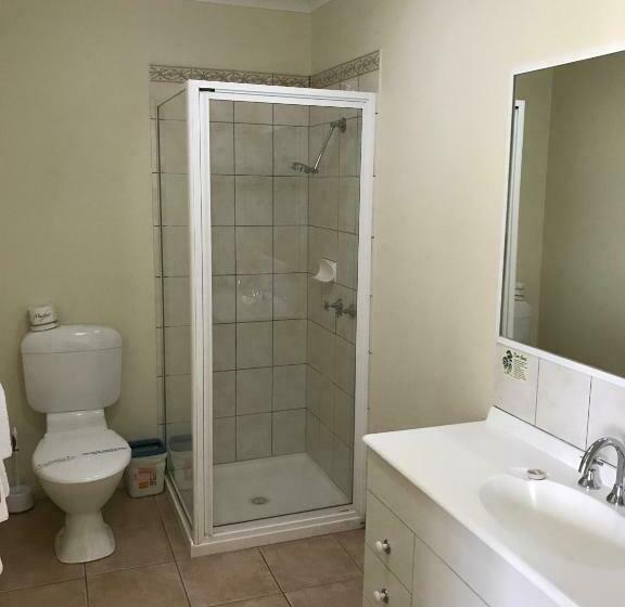 شقة غرفة واحدة, Sportsmans Motor Inn