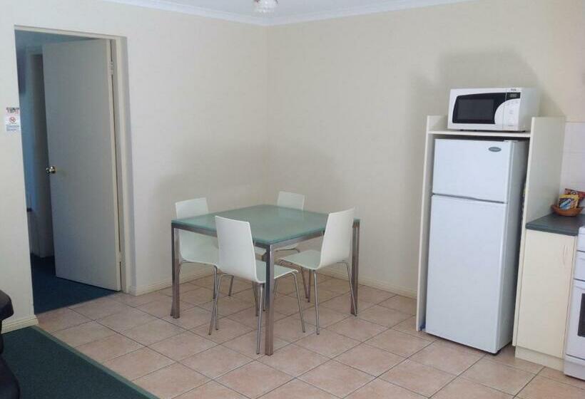 شقة غرفة واحدة, Sportsmans Motor Inn