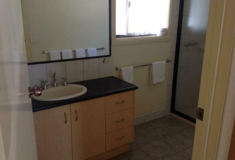 شقة غرفتين, Sportsmans Motor Inn