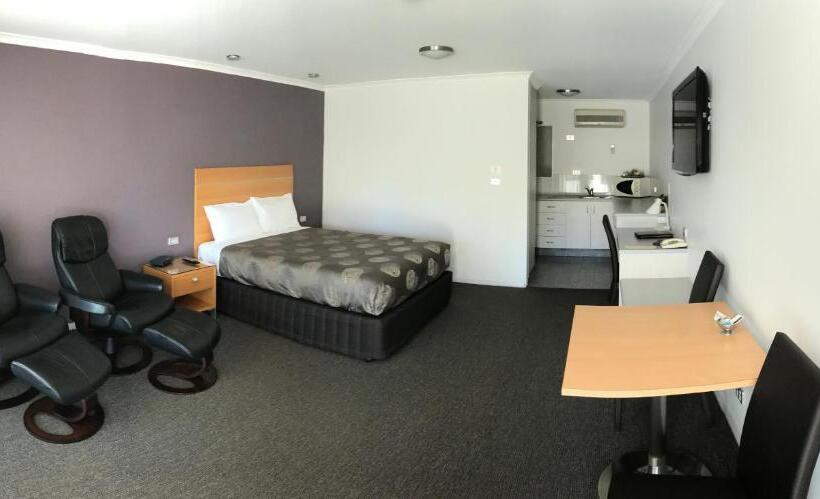 스탠다드 룸 퀸사이즈 침대, Sportsmans Motor Inn