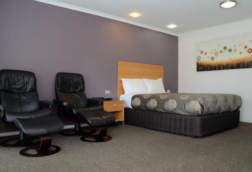 غرفة قياسية سرير ملكى, Sportsmans Motor Inn