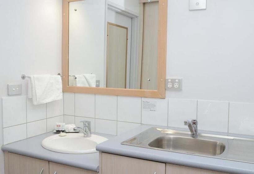 غرفة قياسية سرير ملكى, Sportsmans Motor Inn