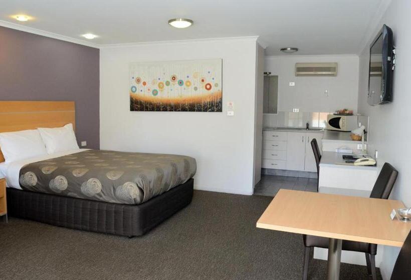 غرفة قياسية سرير ملكى, Sportsmans Motor Inn