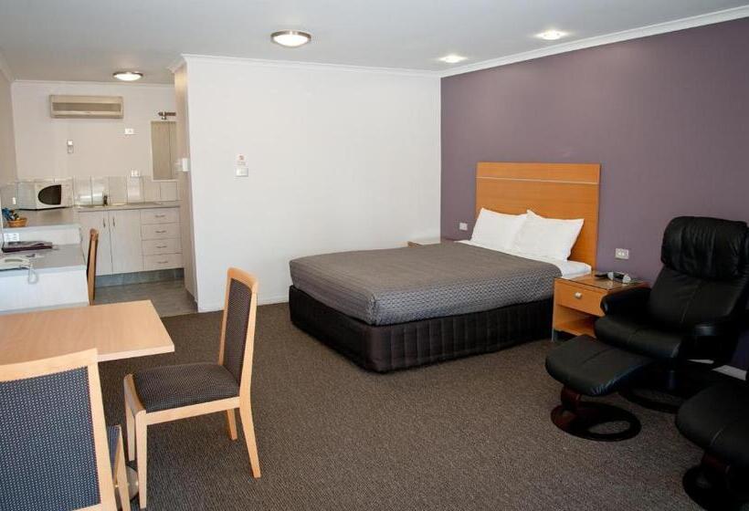 غرفة قياسية سرير ملكى, Sportsmans Motor Inn