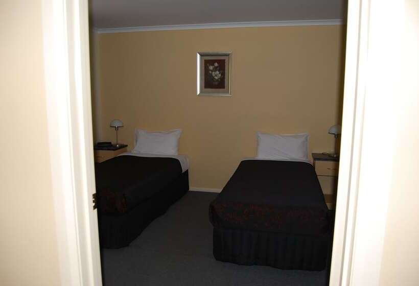 شقة غرفتين, Sportsmans Motor Inn