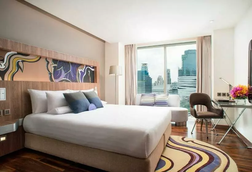 Deluxe Room King Size Bed