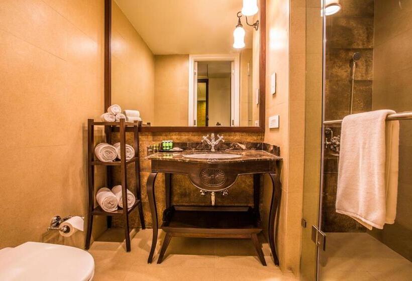 جناح مزوَّد بشرفة, Rhythm Lonavala  An Allsuite Resort