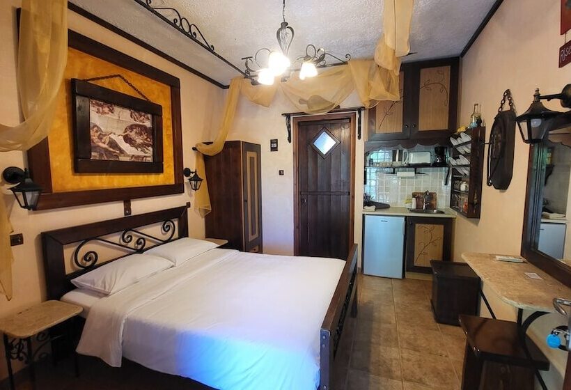 חדר סטנדרט עם מרפסת, Studios Stella & Stella S Traditional