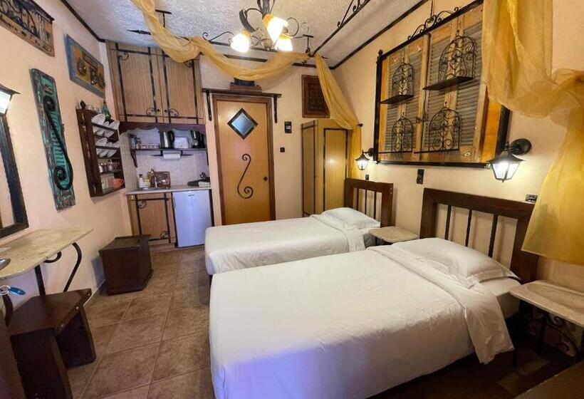 חדר סטנדרט עם מרפסת, Studios Stella & Stella S Traditional