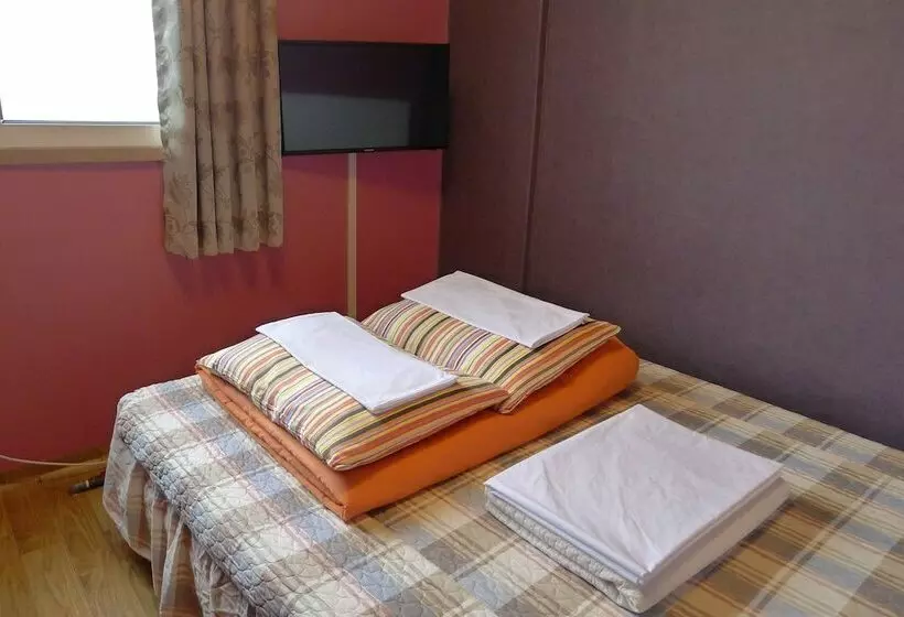اتاق استاندارد, The House Hostel