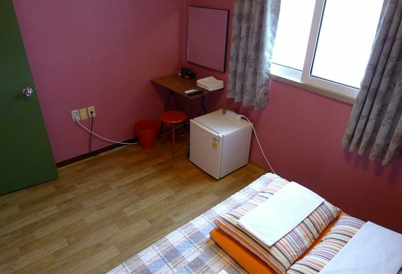 Номер Стандарт, The House Hostel