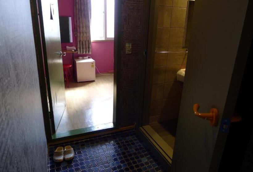 Номер Стандарт, The House Hostel