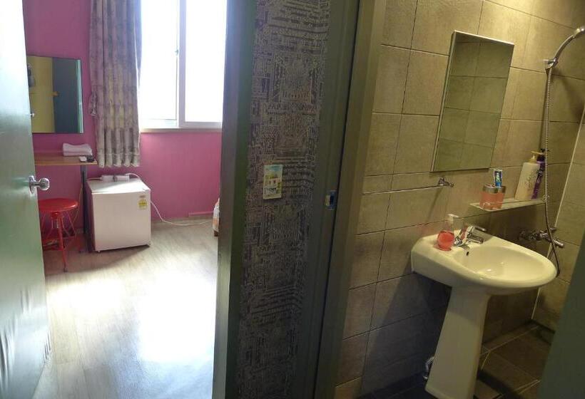 Номер Стандарт, The House Hostel