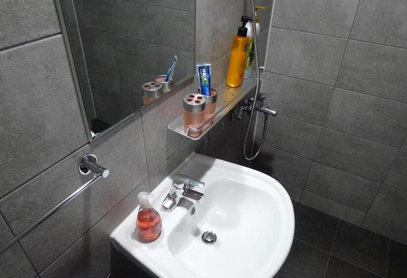 Номер Стандарт, The House Hostel