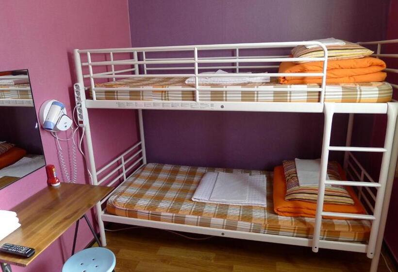 Номер Стандарт с Койками, The House Hostel