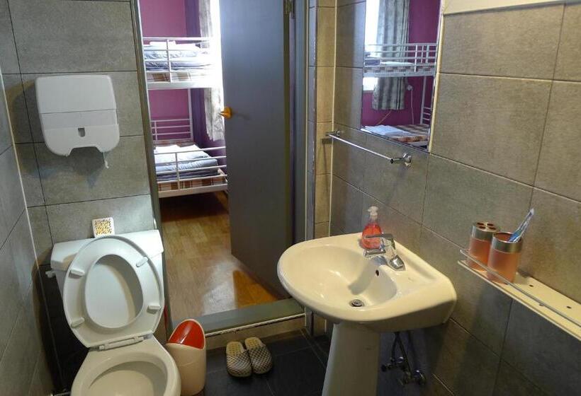 Семейный Номер, The House Hostel