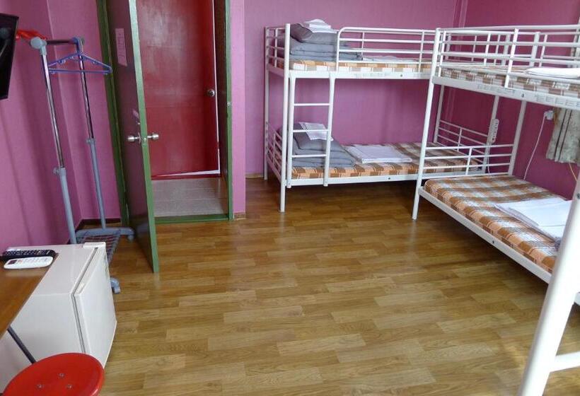 Семейный Номер, The House Hostel