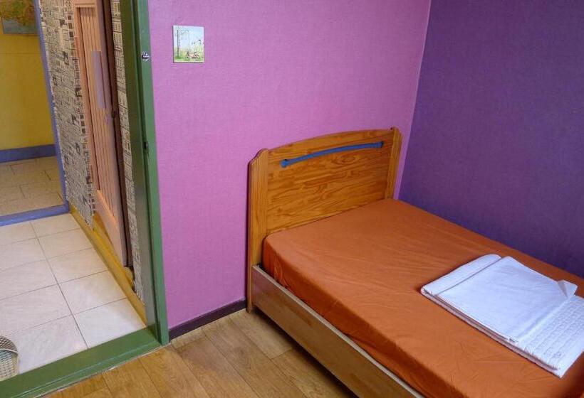 Номер Стандарт Индивидуальный, The House Hostel