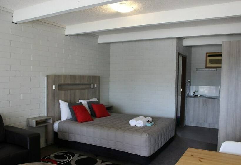 חדר דלוקס, Thomas Lodge Motel