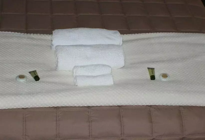 ファミリールーム, Thomas Lodge Motel