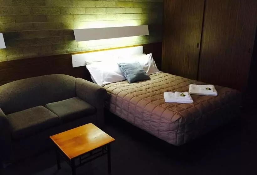 スタンダードトリプルルーム, Thomas Lodge Motel