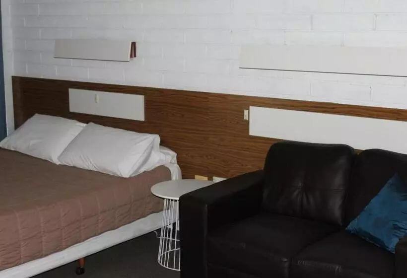 ファミリールーム, Thomas Lodge Motel