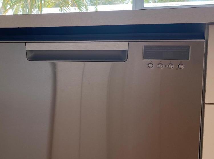 בונגלו משפחתי, Beachmere Palms Motel