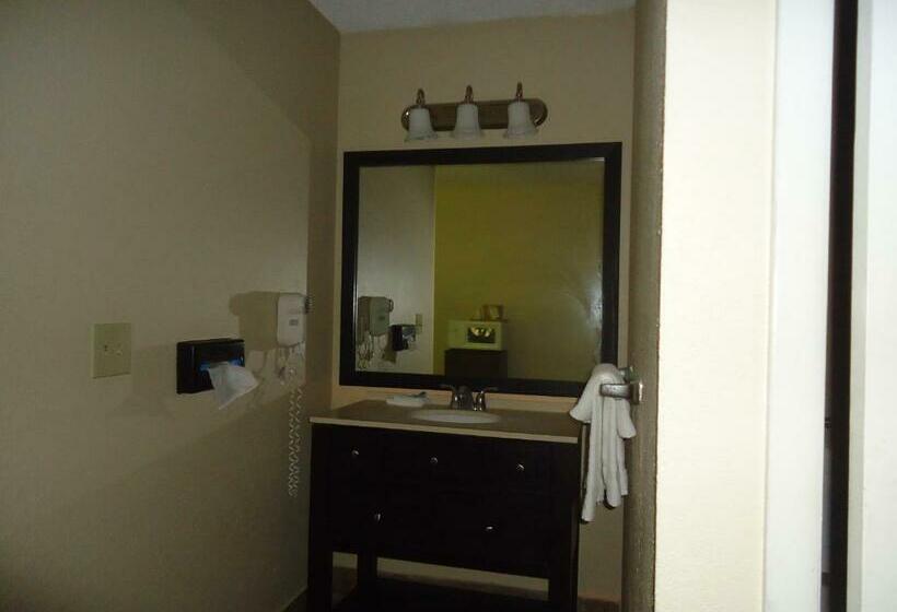 Standard Szoba King Size Bed, Flamingo Motel