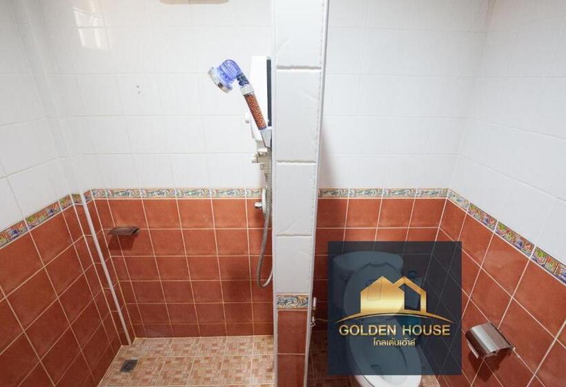 디럭스 룸, Golden House Hotel Sakaeo