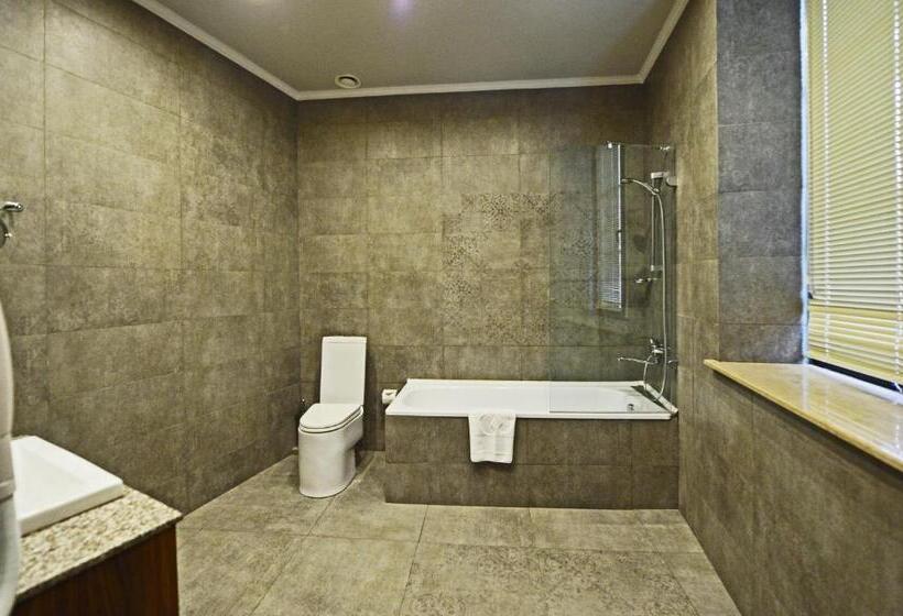 اتاق لوکس, Astoria Tbilisi