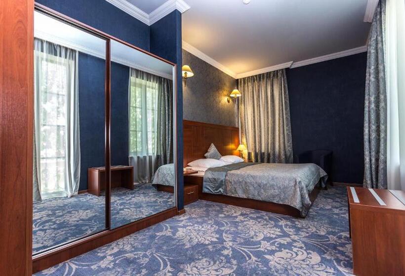 مجموعه ویستا شهر, Astoria Tbilisi