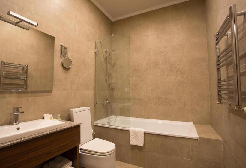 مجموعه ویستا شهر, Astoria Tbilisi