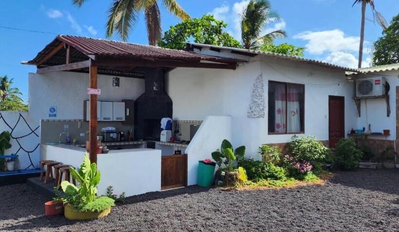 חדר סטנדרט לשלושה, Hospedaje Delfin Azul