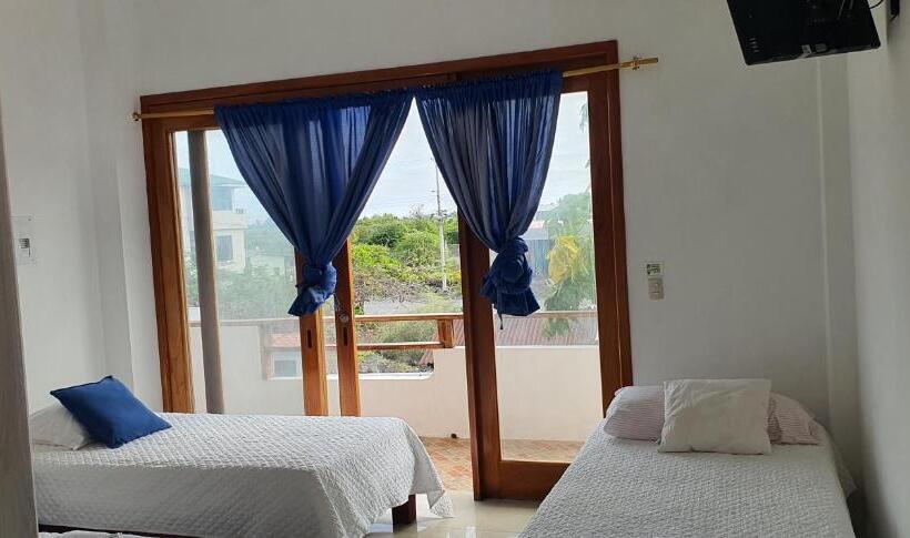 חדר סטנדרט לשלושה, Hospedaje Delfin Azul