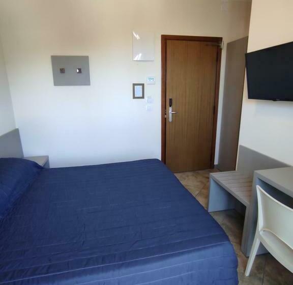 四人标准间, Franca