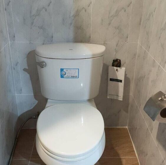 디럭스 룸, Golden House Hotel Sakaeo