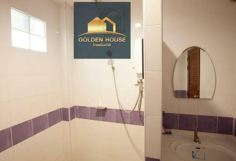 디럭스 룸, Golden House Hotel Sakaeo