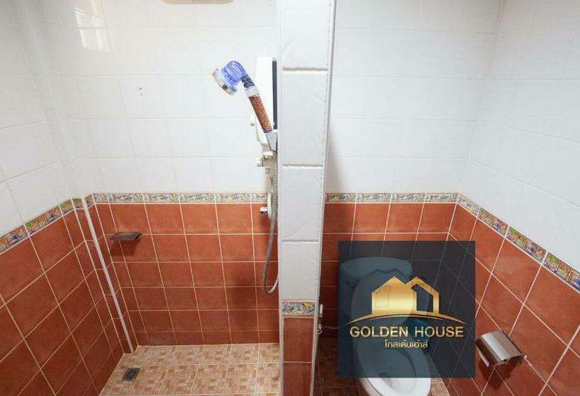 디럭스 룸, Golden House Hotel Sakaeo