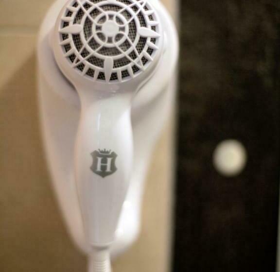 חדר סטנדרט, Grazia Eboli