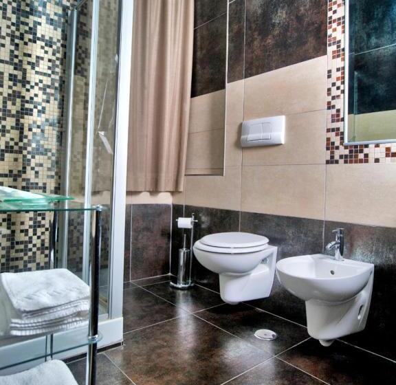 חדר סטנדרט, Grazia Eboli