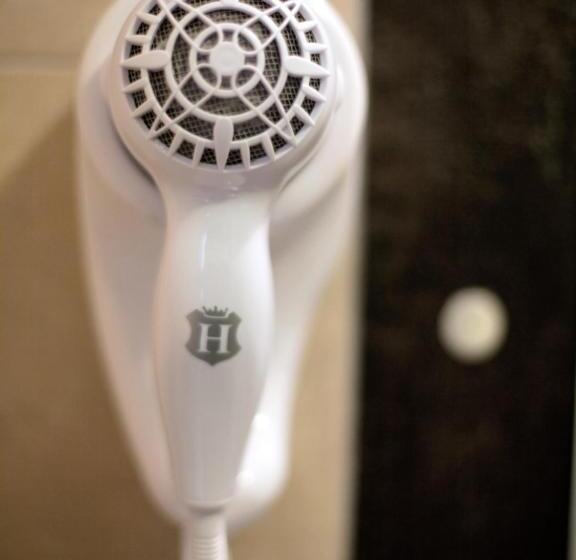 חדר קומפורט יחיד, Grazia Eboli