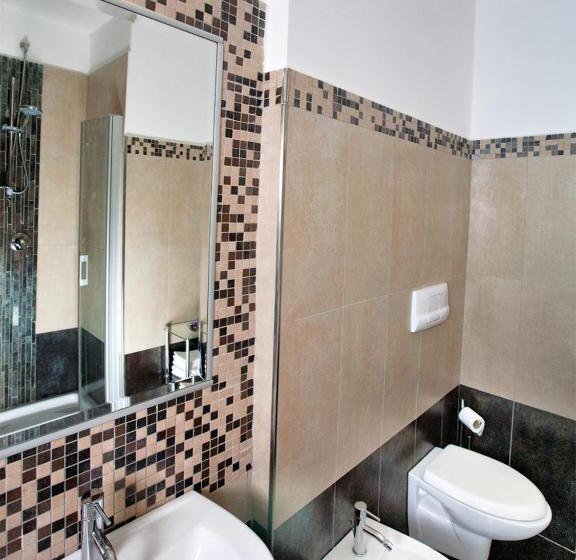 חדר סטנדרט לשלושה, Grazia Eboli