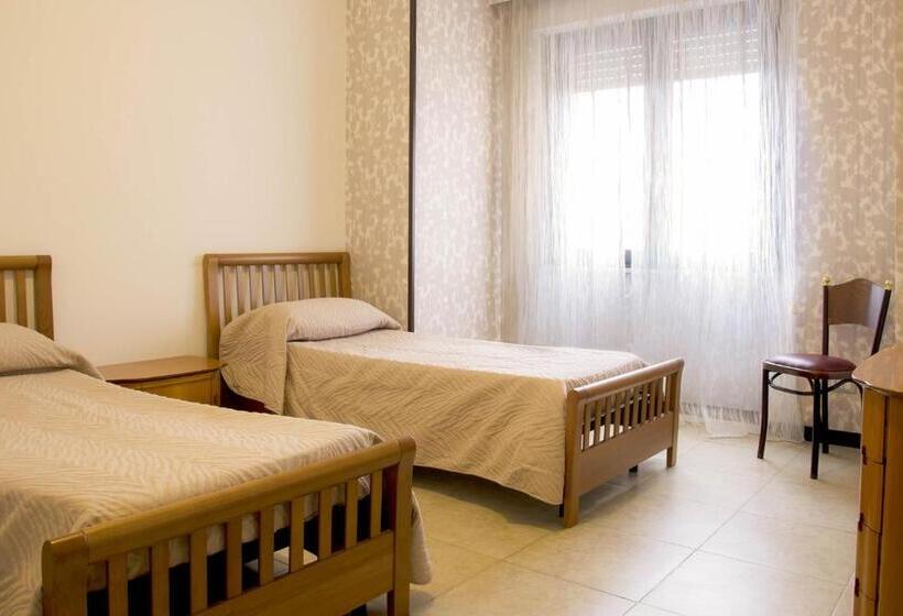 חדר סטנדרט לארבעה, Grazia Eboli