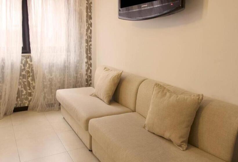 חדר דלוקס, Grazia Eboli