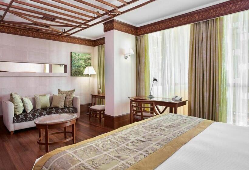 سوییت جونیور, Holiday Inn Kuwait Al Thuraya City, An Ihg